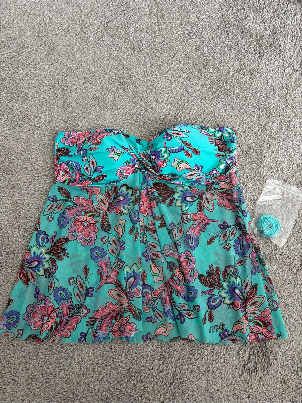 Turquoise Floral Strapless Tankini Top